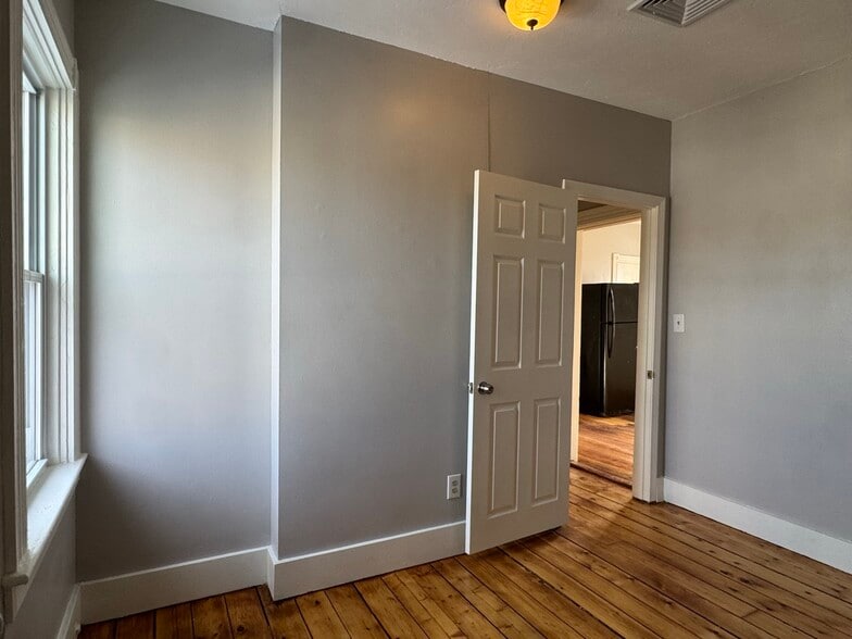 Building Photo - 58 Division St