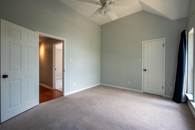 Building Photo - 8901 Splitarrow Dr