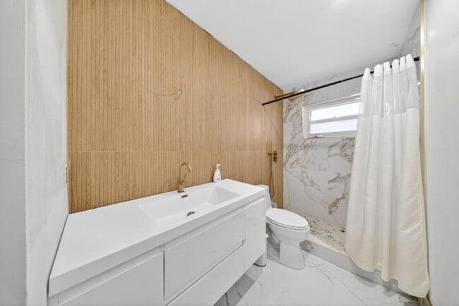 Building Photo - 849 Camellia Dr