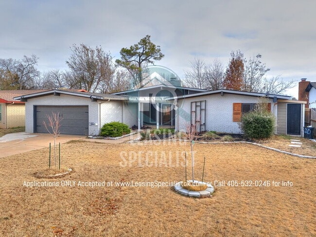 Building Photo - Warr Acres 3 Bed 2 Bath Home with a Pool!!