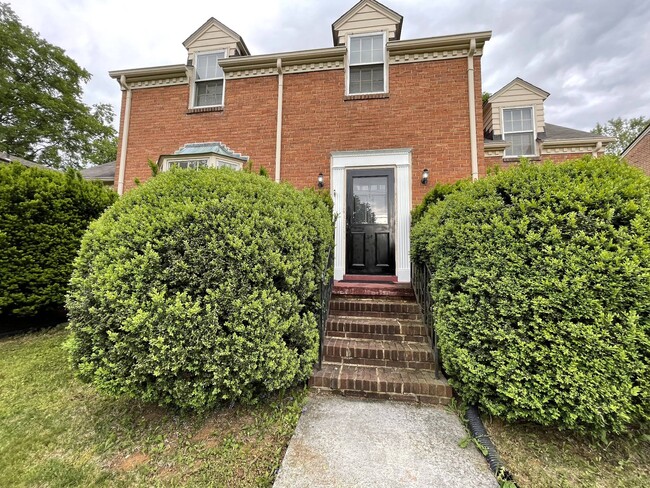 Building Photo - 514 Tennyson Ave