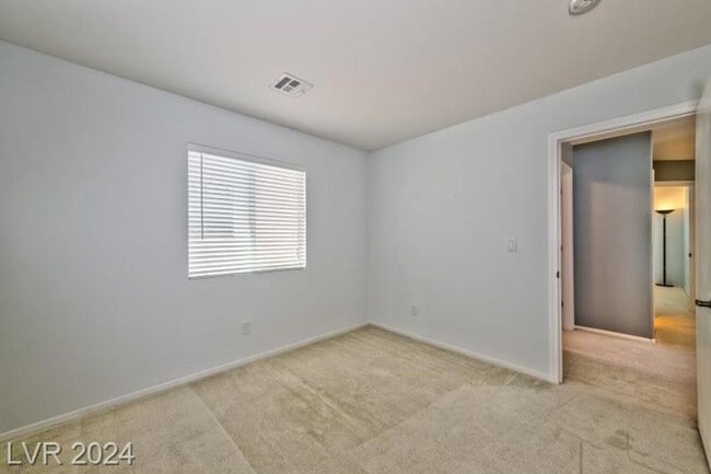Building Photo - 4 Bedroom For Rent! Near Durango Station