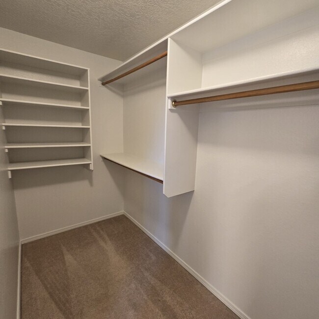 Building Photo - 2527 Ghost Ranch St SW