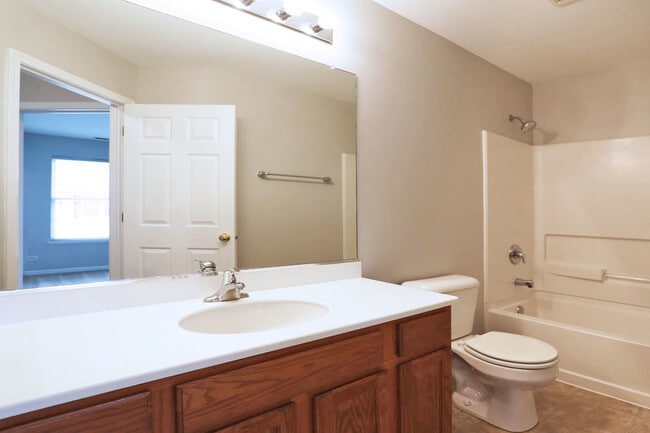 Building Photo - 753 Thornbury Ct