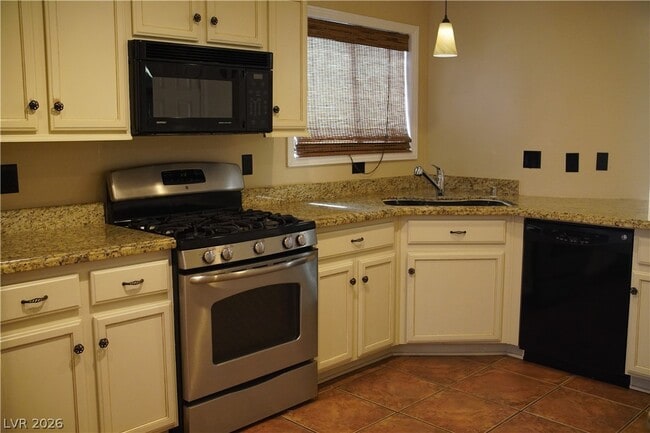 Building Photo - 8037 N Cabbage Cove St