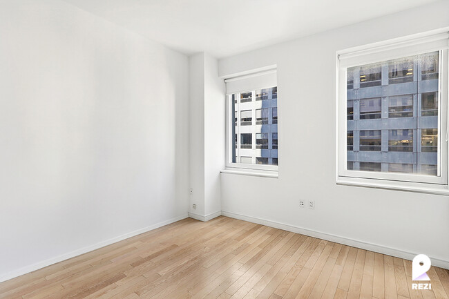Building Photo - 70 W 45th St