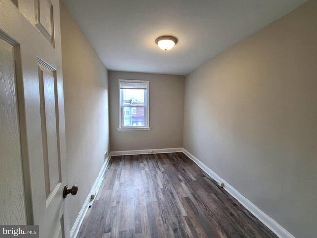 Building Photo - 4715 Dartford Ave