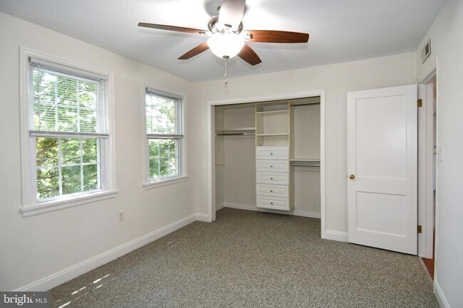 Building Photo - 1303 Belle View Blvd
