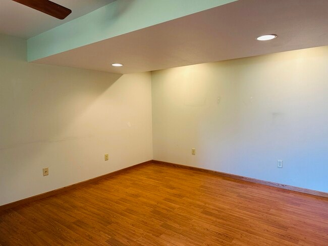 Building Photo - 219 Palm Dr