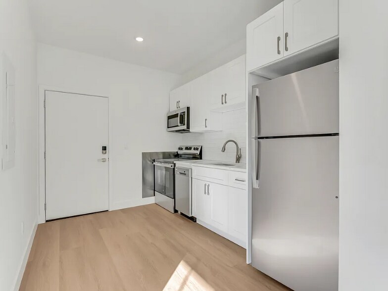 Building Photo - 3517 N 16th St