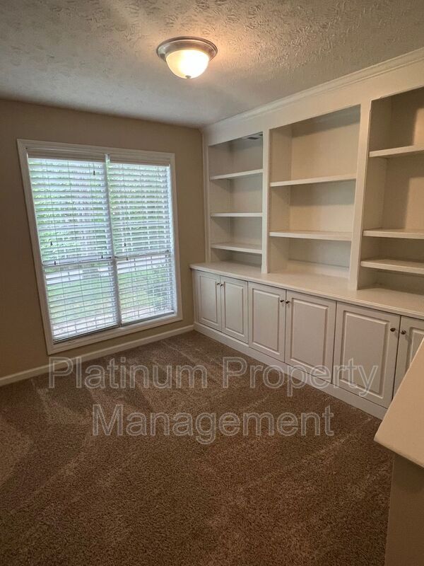 Building Photo - 119 Spring Ridge Dr
