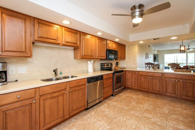 Building Photo - ** 2/2 CHARMING FURNISHED CONDO AT THE ISL...