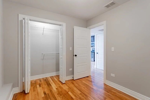 Building Photo - 1520 W Addison St