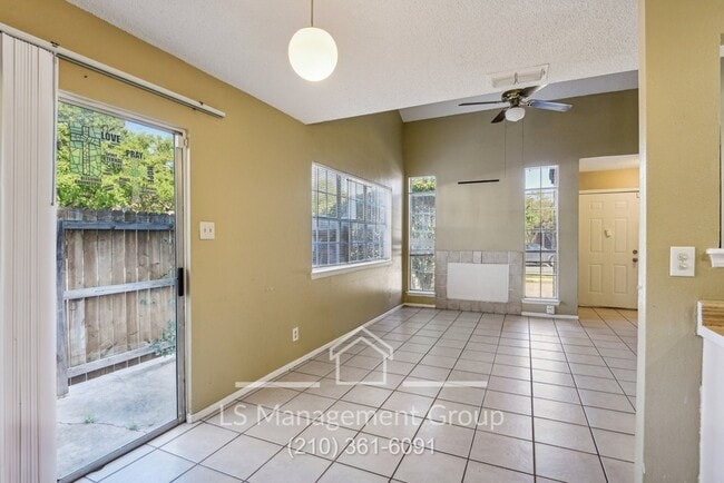 Building Photo - 6704 Windsor Hollow Dr