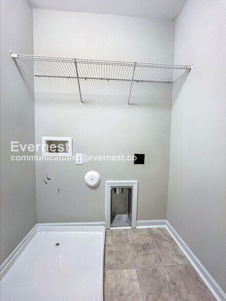 Building Photo - 2031 Darby View Ln