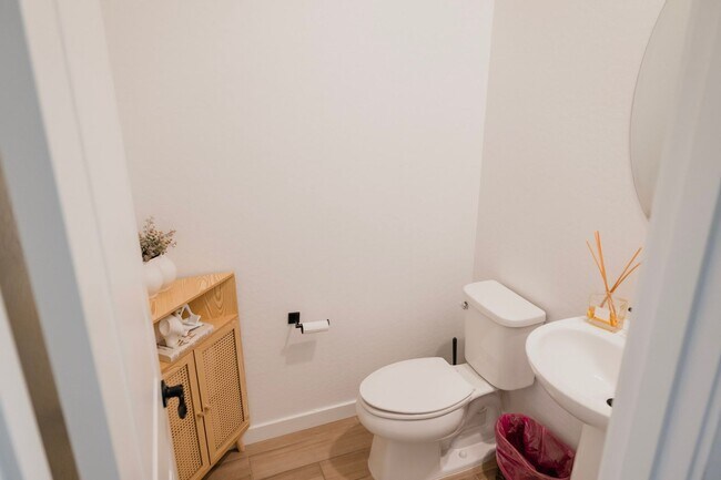 Building Photo - 9403 E Solina Ave
