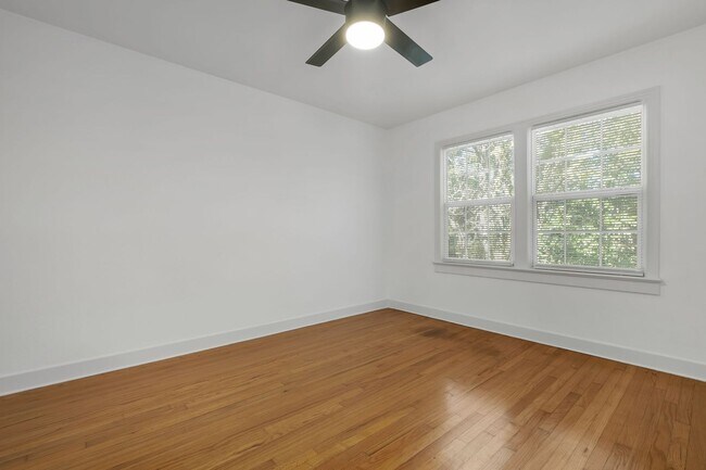 Building Photo - Renovated Midtown Apartment