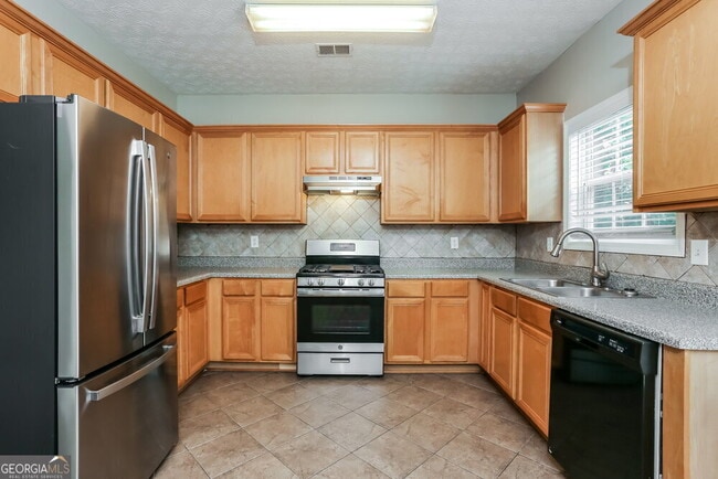 Building Photo - 1015 Maple Leaf Dr