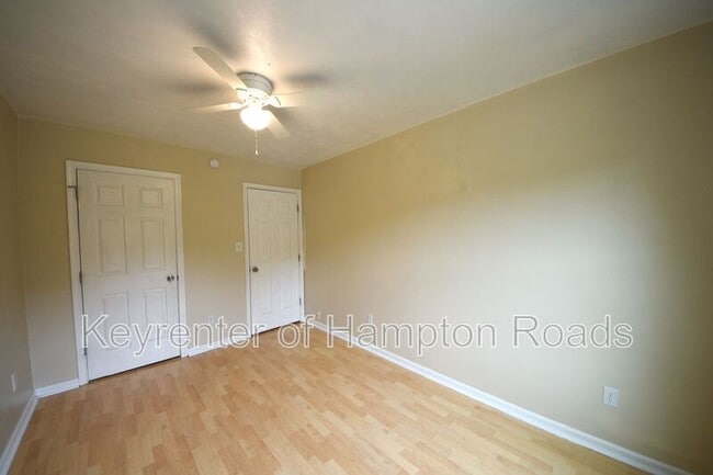 Building Photo - 5321 Bayside Rd