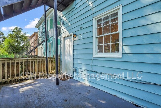 Building Photo - 309 W 33rd St