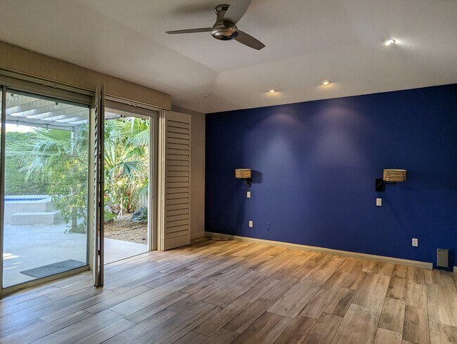 Building Photo - 1 Mission Palms Dr W