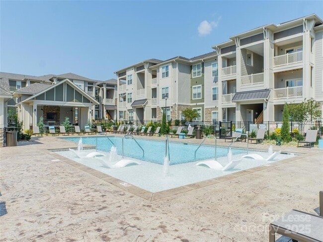Building Photo - 15155 Ollie Dr