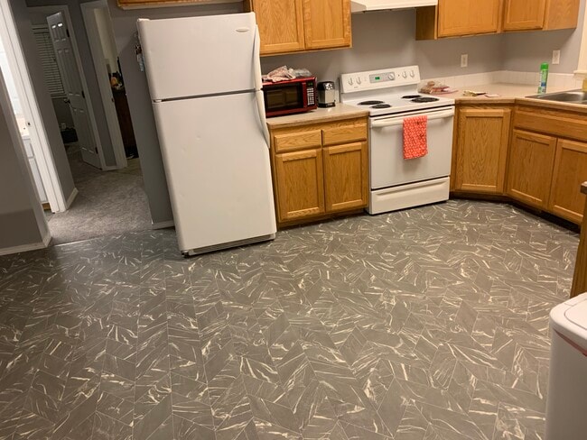 Building Photo - 9907 W Mesquite Ct