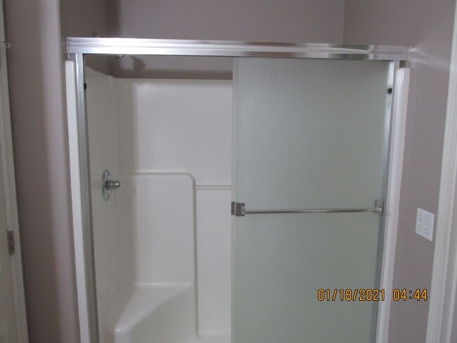 Building Photo - 4 Br 2.5 bth Plus Loft!  Large Rooms, 2 ca...