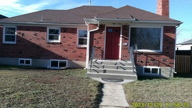 Building Photo - Large SE Boise home