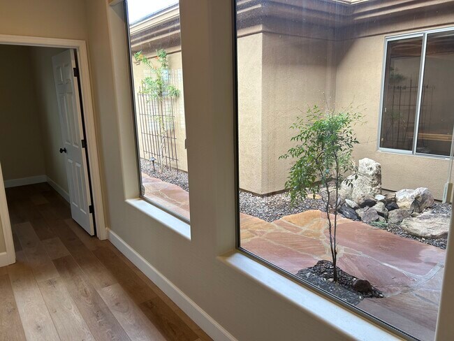 Building Photo - 42019 N Golf Crest Rd