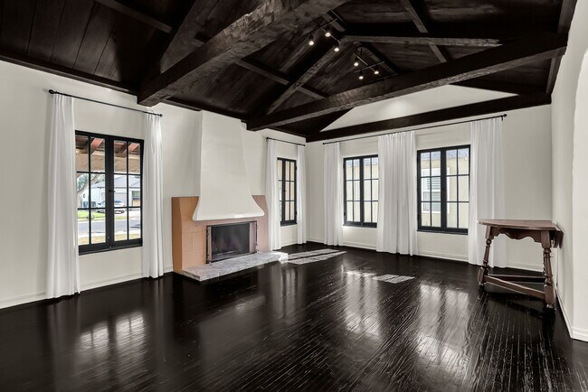 Building Photo - 4654 Merrill Ave