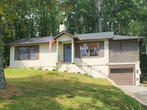 Building Photo - 829 Texas Ave