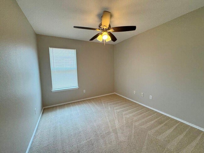 Building Photo - 126 Salado Dr