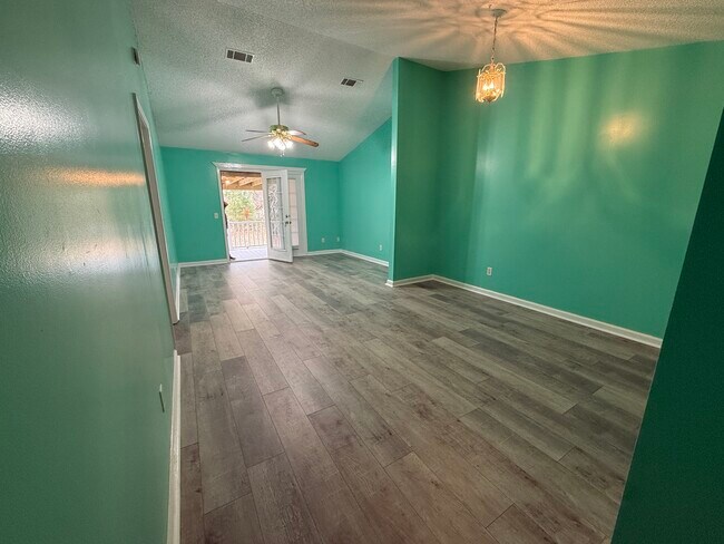 Building Photo - 109 Drew Cir