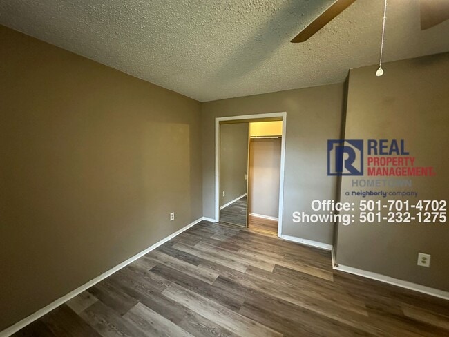 Building Photo - 110 Robinwood St