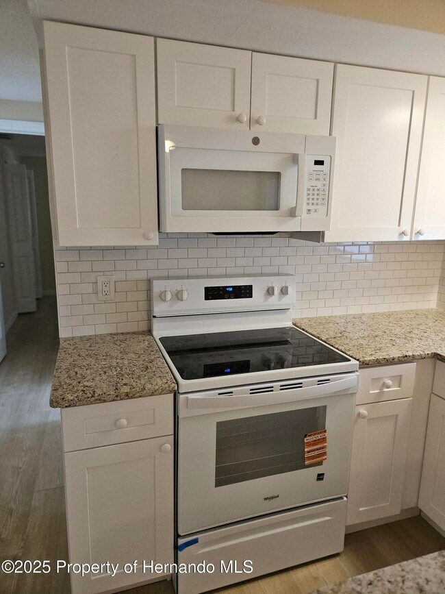 Building Photo - 13240 Starfish Dr