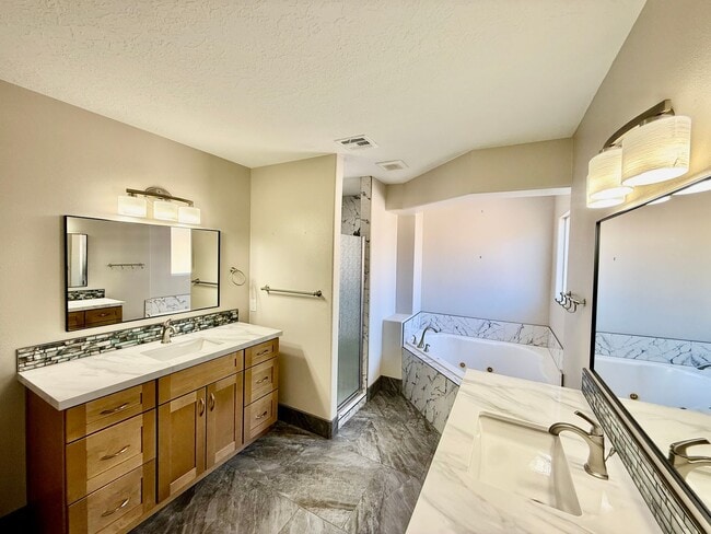 Building Photo - 389 E 500 S