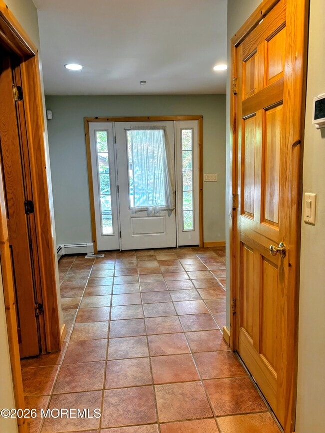 Building Photo - 327 Deerfoot Ln