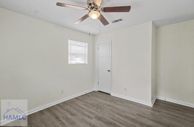 Building Photo - 740 Fleming Rd