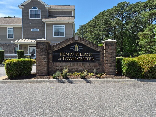 Building Photo - Kemps Village at Towne Center