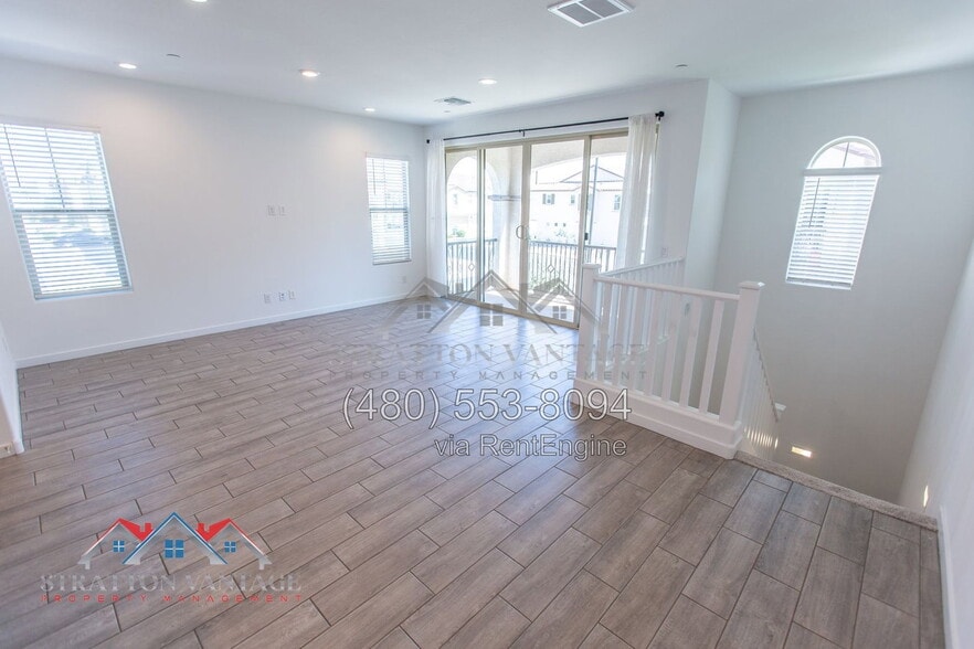 Building Photo - 4029 E Amoroso Dr