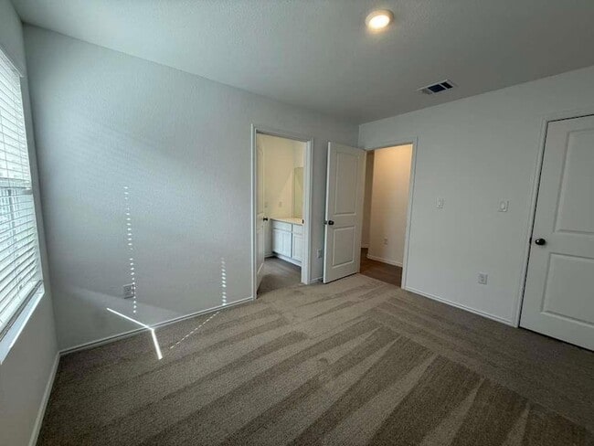 Building Photo - 223 Camargue Dr