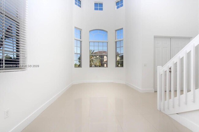Building Photo - 15505 SW 12th Terrace