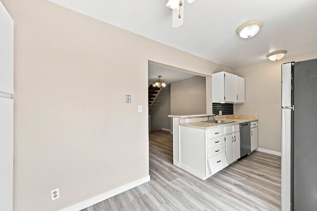 Building Photo - $2,440.95, 2 Beds - 3 Bath, Single Family Home in Littleton with Brand New Appliances!