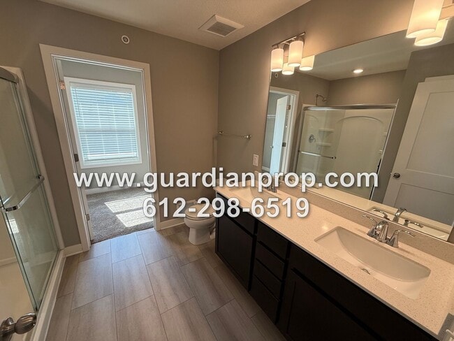 Building Photo - End Unit Townhouse Available Now, Open Floor Plan, Loft Area, Large Primary Suite, Side Patio, Pool