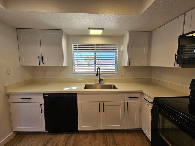 Building Photo - 3 bd with office -N. Phx - 1 story single ...