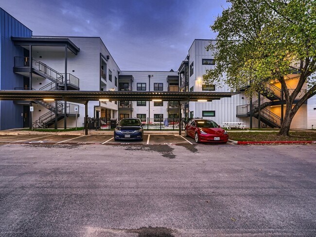 Building Photo - 3101 Govalle Ave