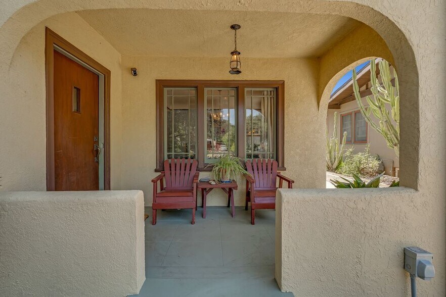 Building Photo - 1053 N Mar Vista Ave