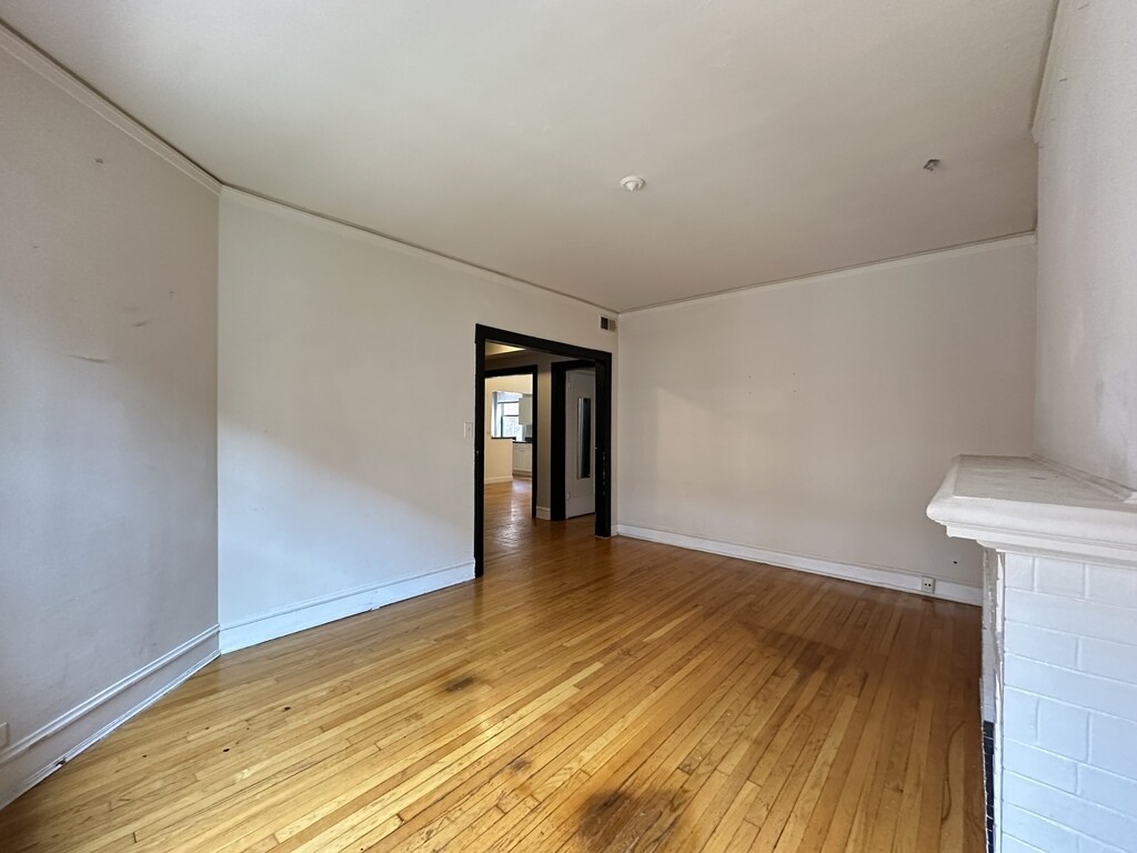 Building Photo - 1312 Oak Ave