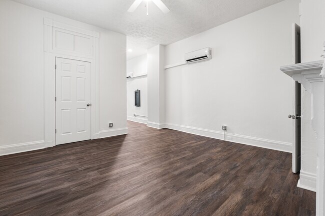 Building Photo - 427 Whiteman St
